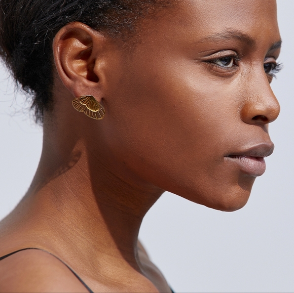 Gorgeous Butterfly Earrings - Picture 7 of 8